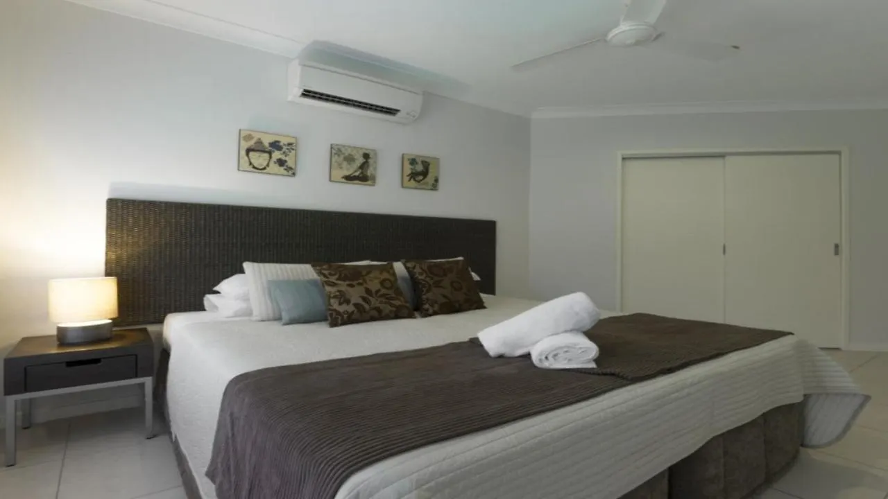 Aqua - Pecten Port Douglas